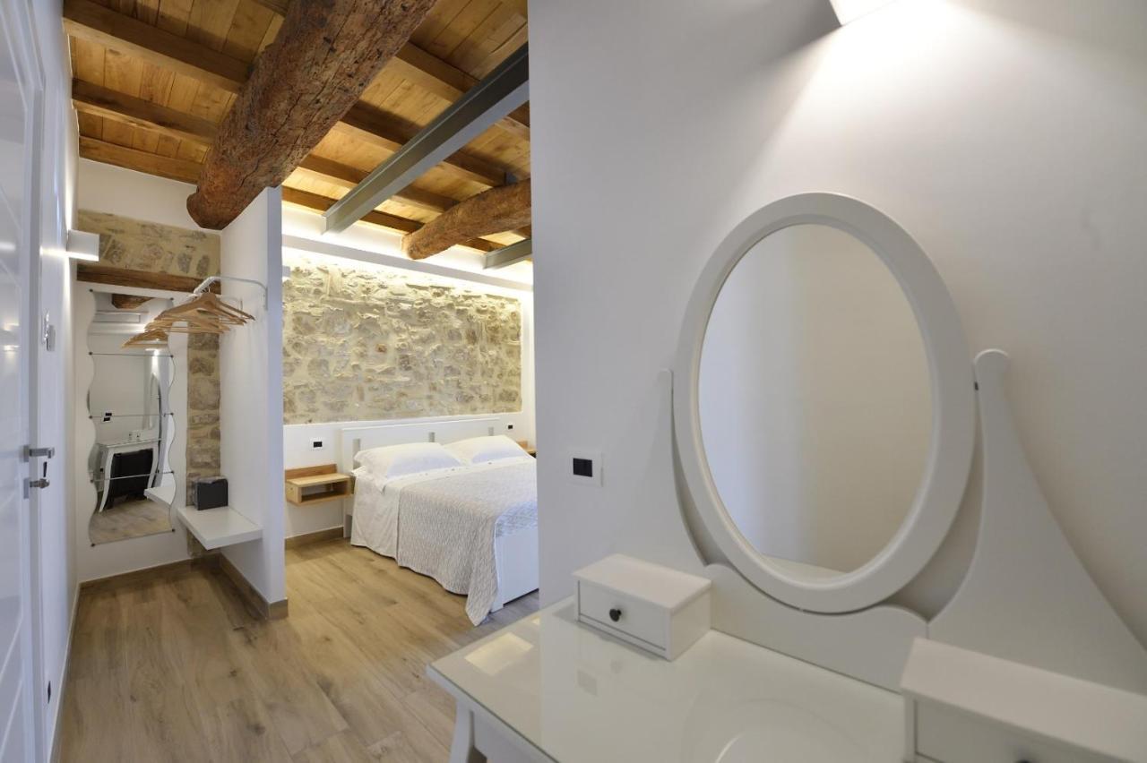 Le Benedettine Affittacamere Relais Fondi Ngoại thất bức ảnh